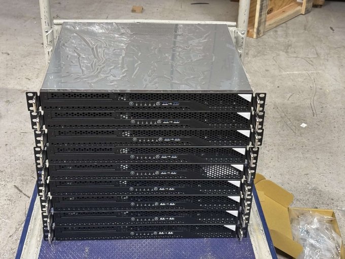 Мы собираем больше серверов Ryzen 9 9950X3D и Ryzen 9 9950X